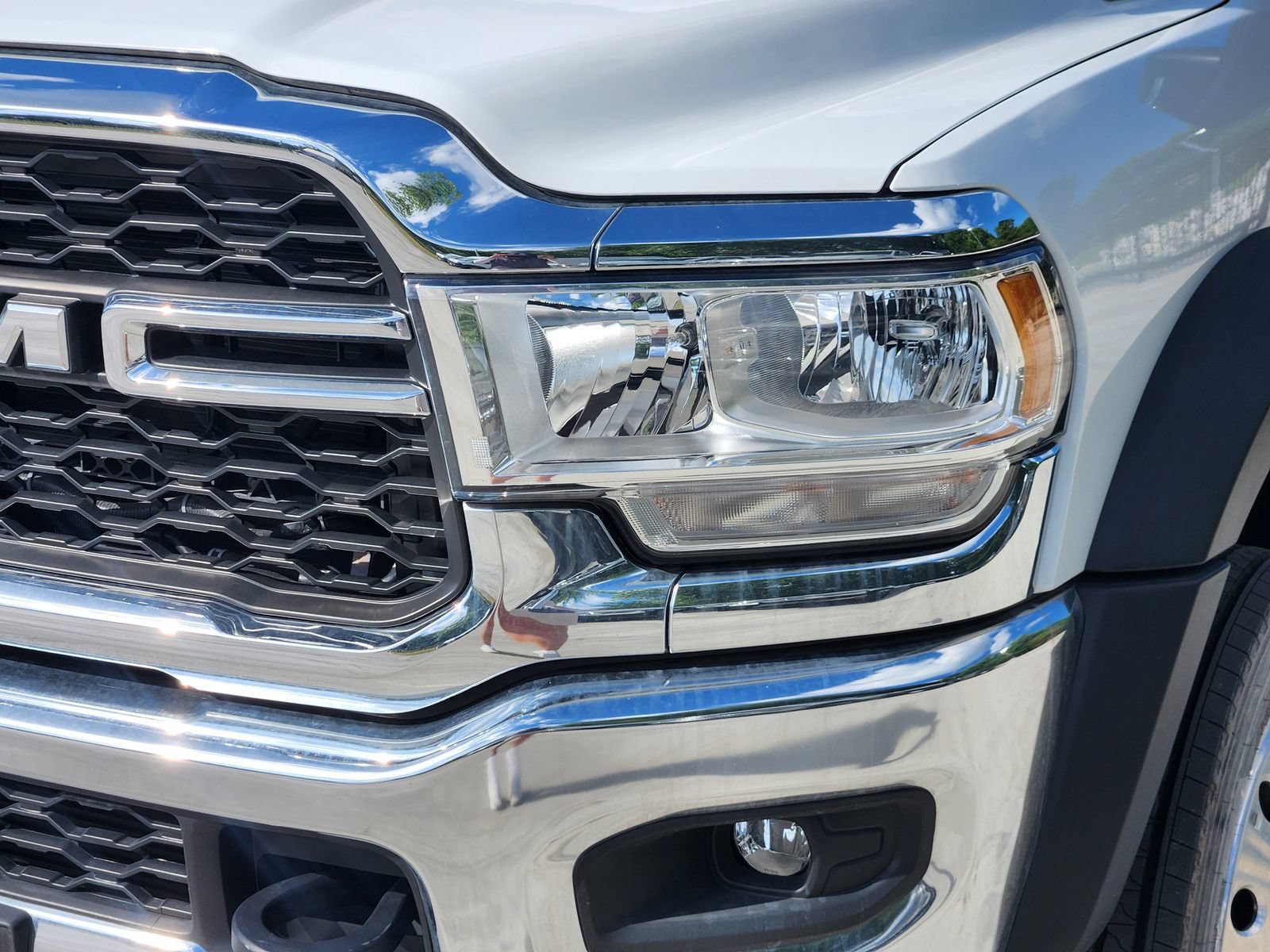 New 2024 RAM 5500 Tradesman w/ Chrome Appearance Group RWD image 7