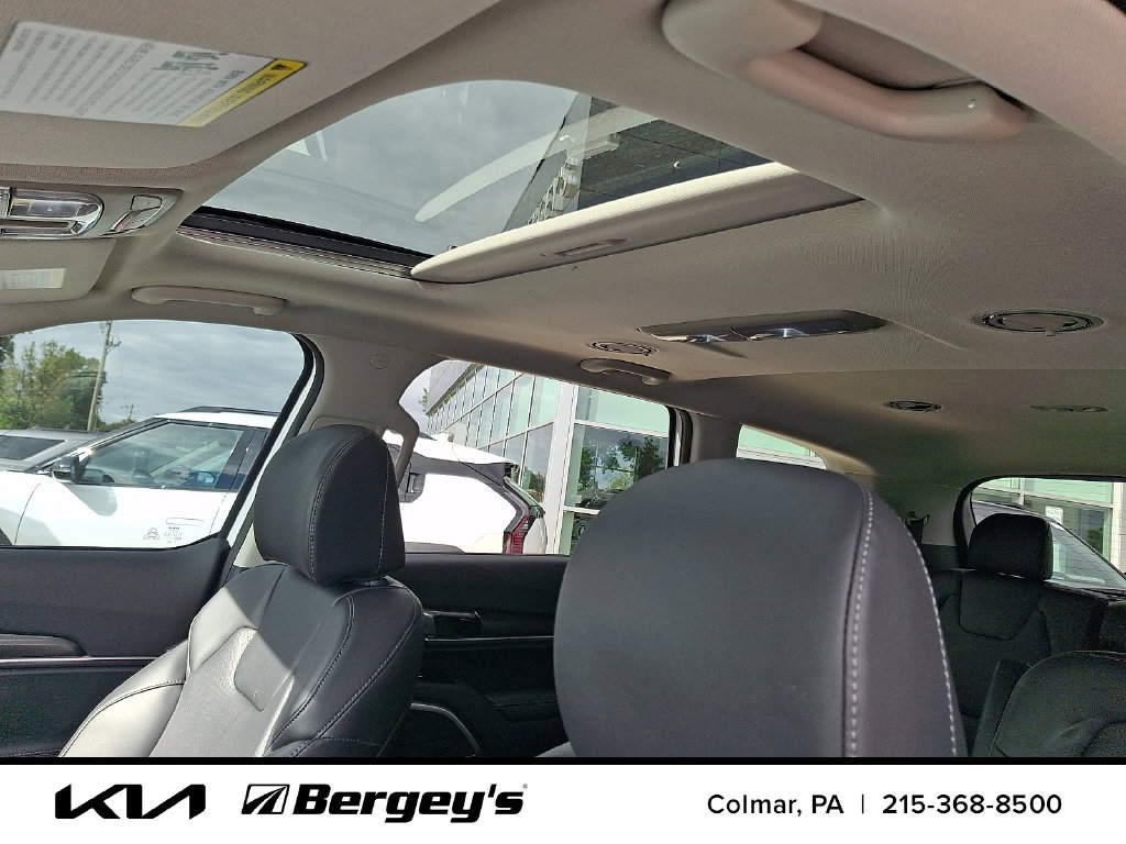 Certified 2024 Kia Telluride S w/ S Sunroof Package AWD/4WD image 19