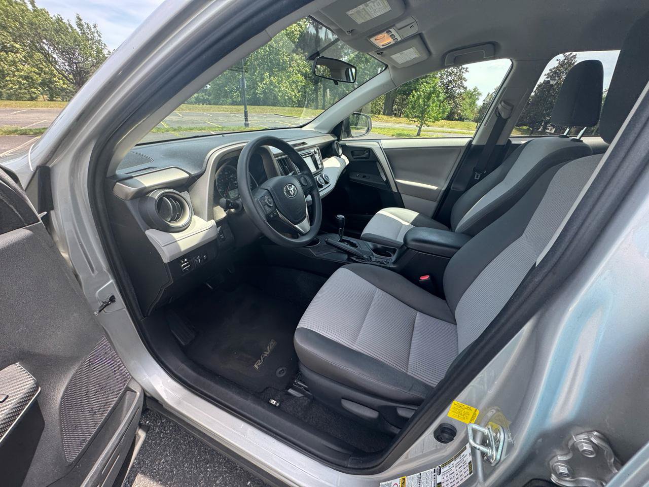 Used 2013 Toyota RAV4 LE AWD/4WD image 31