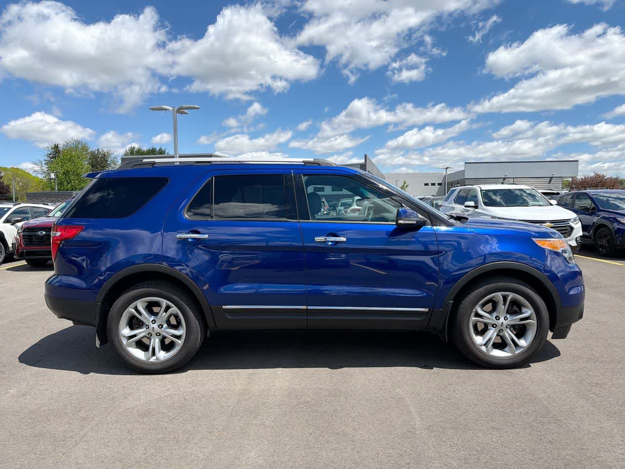 Used 2015 Ford Explorer Limited w/ Equipment Group 301A AWD/4WD image 14