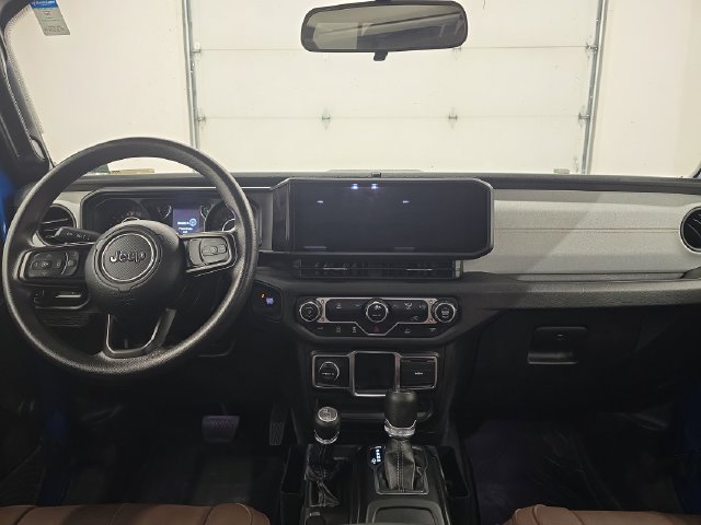 Used 2024 Jeep Gladiator Sport AWD/4WD image 12