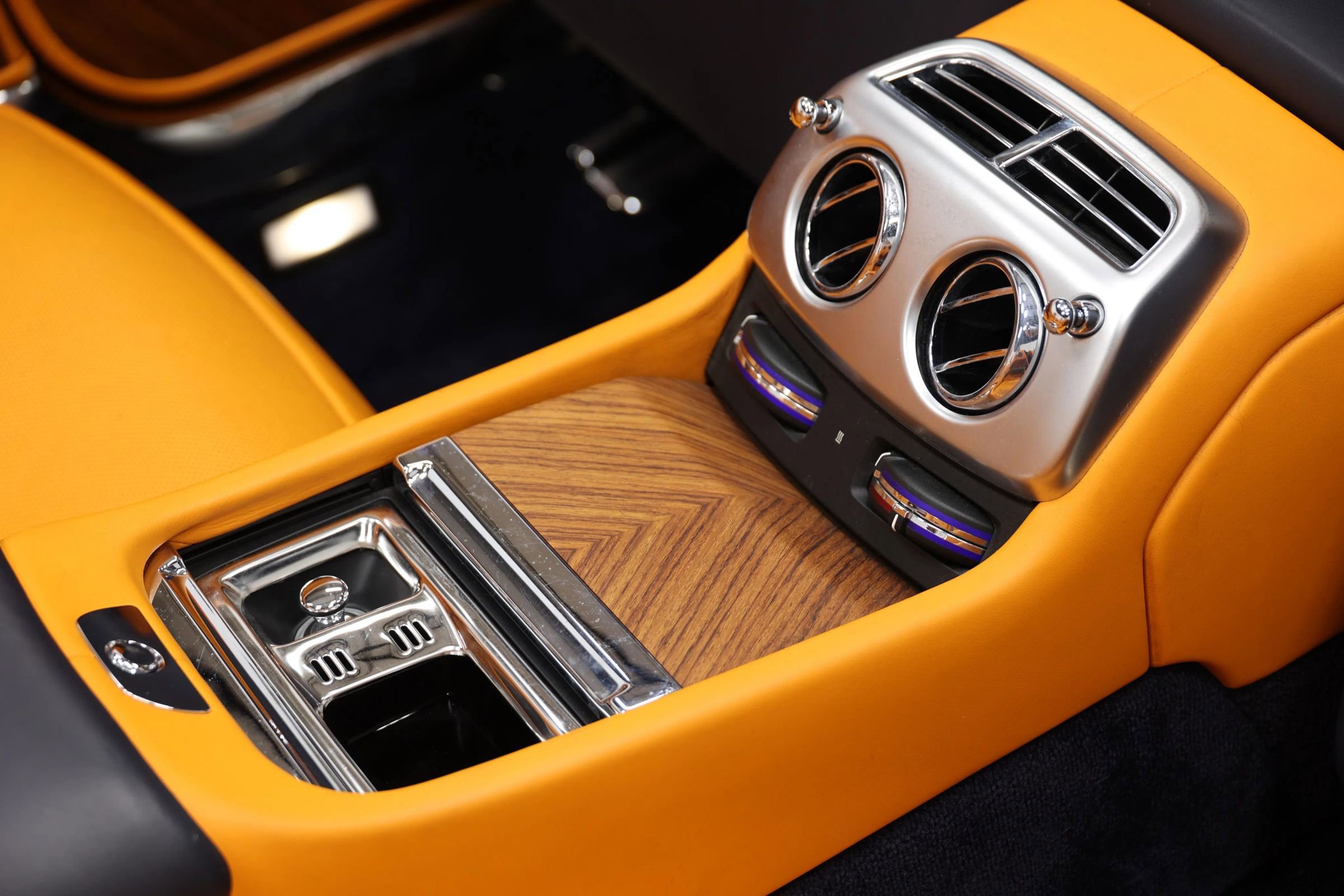 Used 2016 Rolls-Royce Dawn image 74