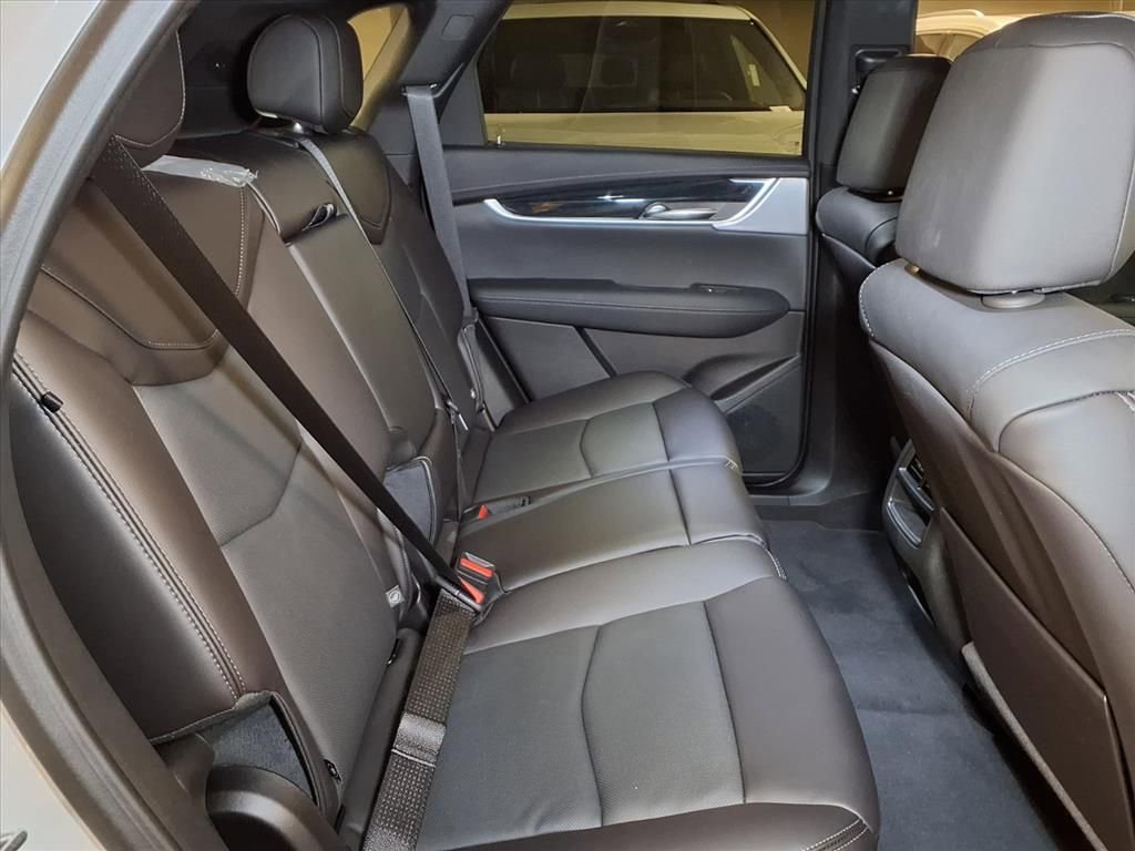 New 2025 Cadillac XT5 Premium Luxury FWD image 7