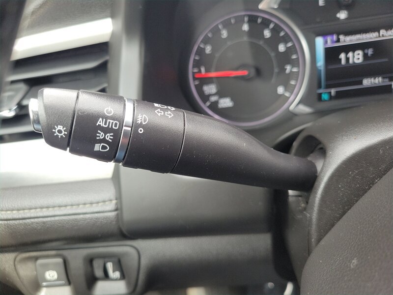 Used 2018 GMC Acadia SLT FWD image 17