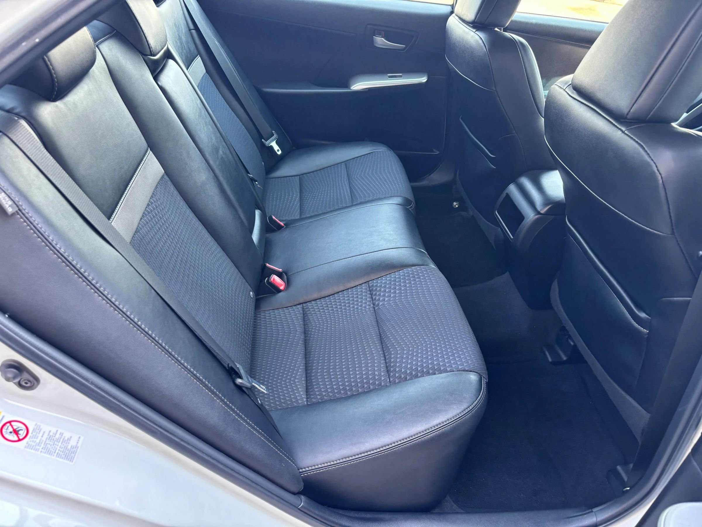 Used 2012 Toyota Camry SE image 11