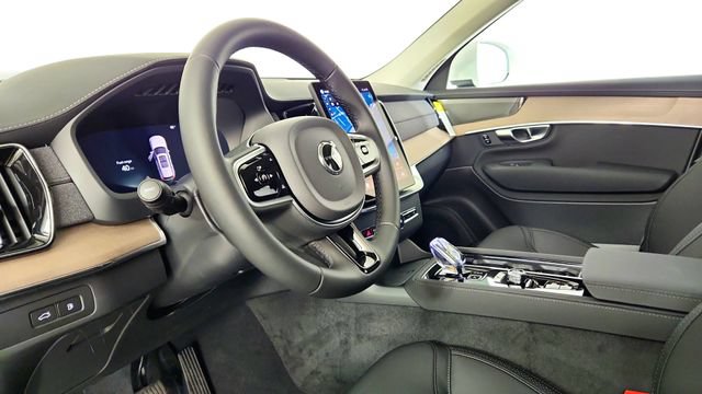 New 2026 Volvo XC90 T8 Plus w/ Protection Package AWD/4WD image 12