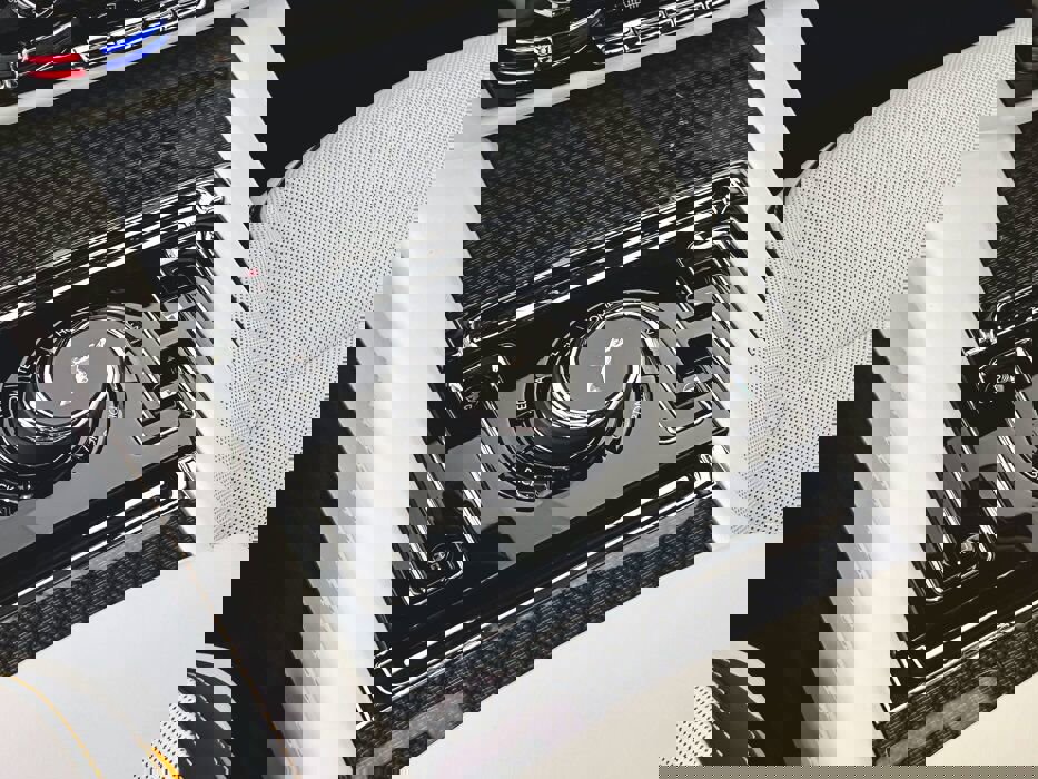 New 2025 Rolls-Royce Spectre Black Badge w/ Leather Finishing Pack image 34