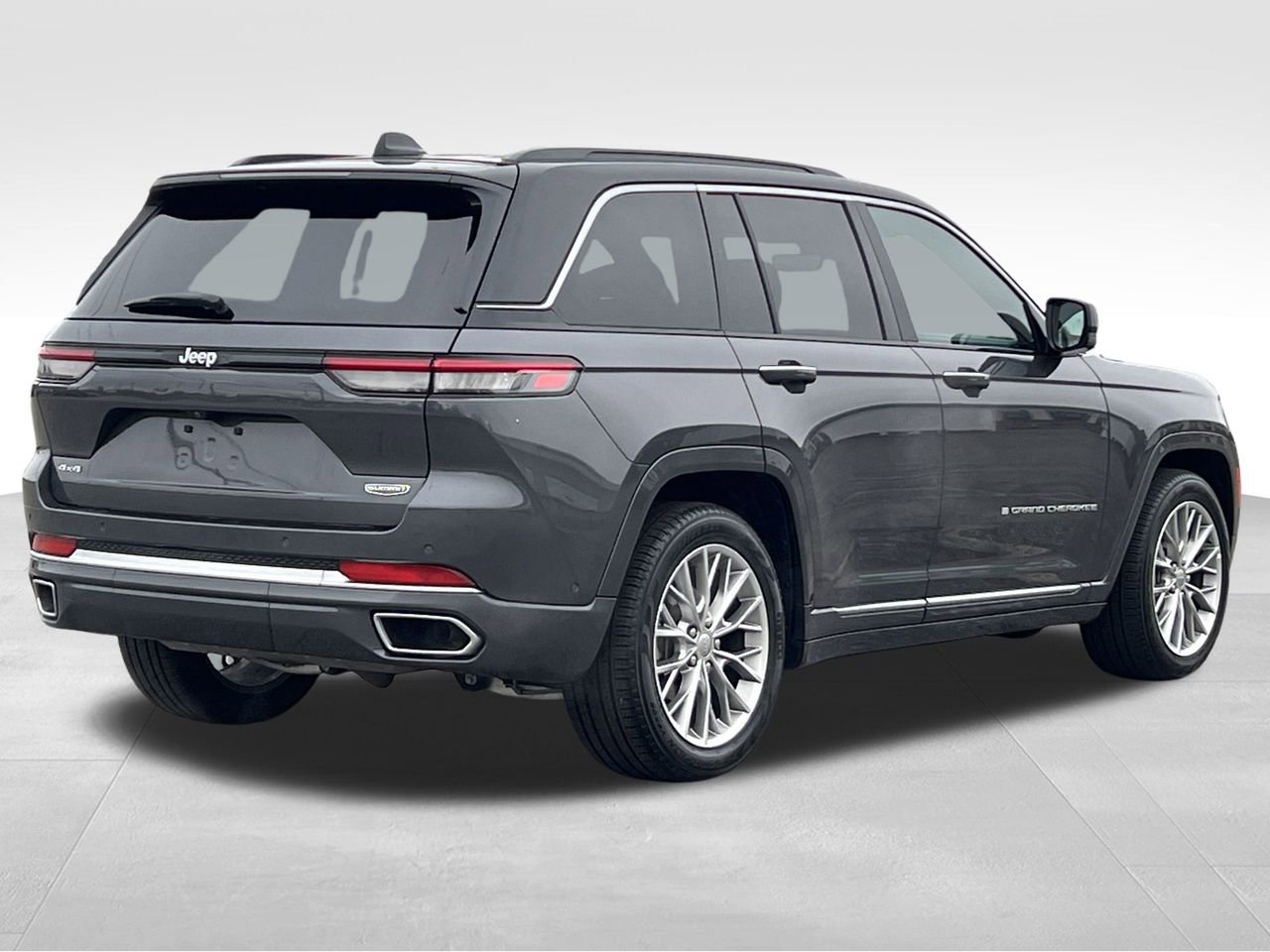 Used 2025 Jeep Grand Cherokee Summit image 33