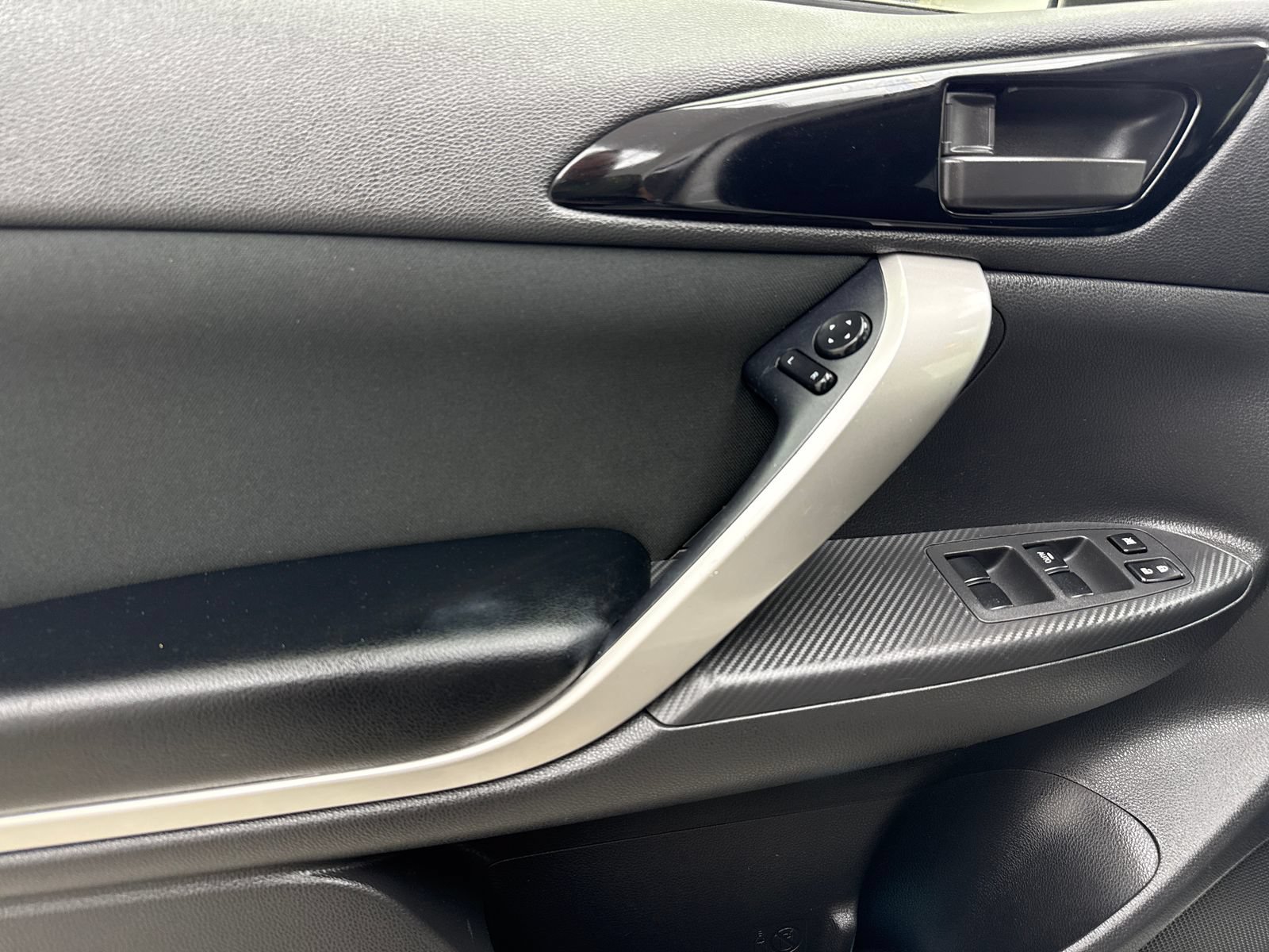 Used 2018 Mitsubishi Eclipse Cross ES FWD image 34