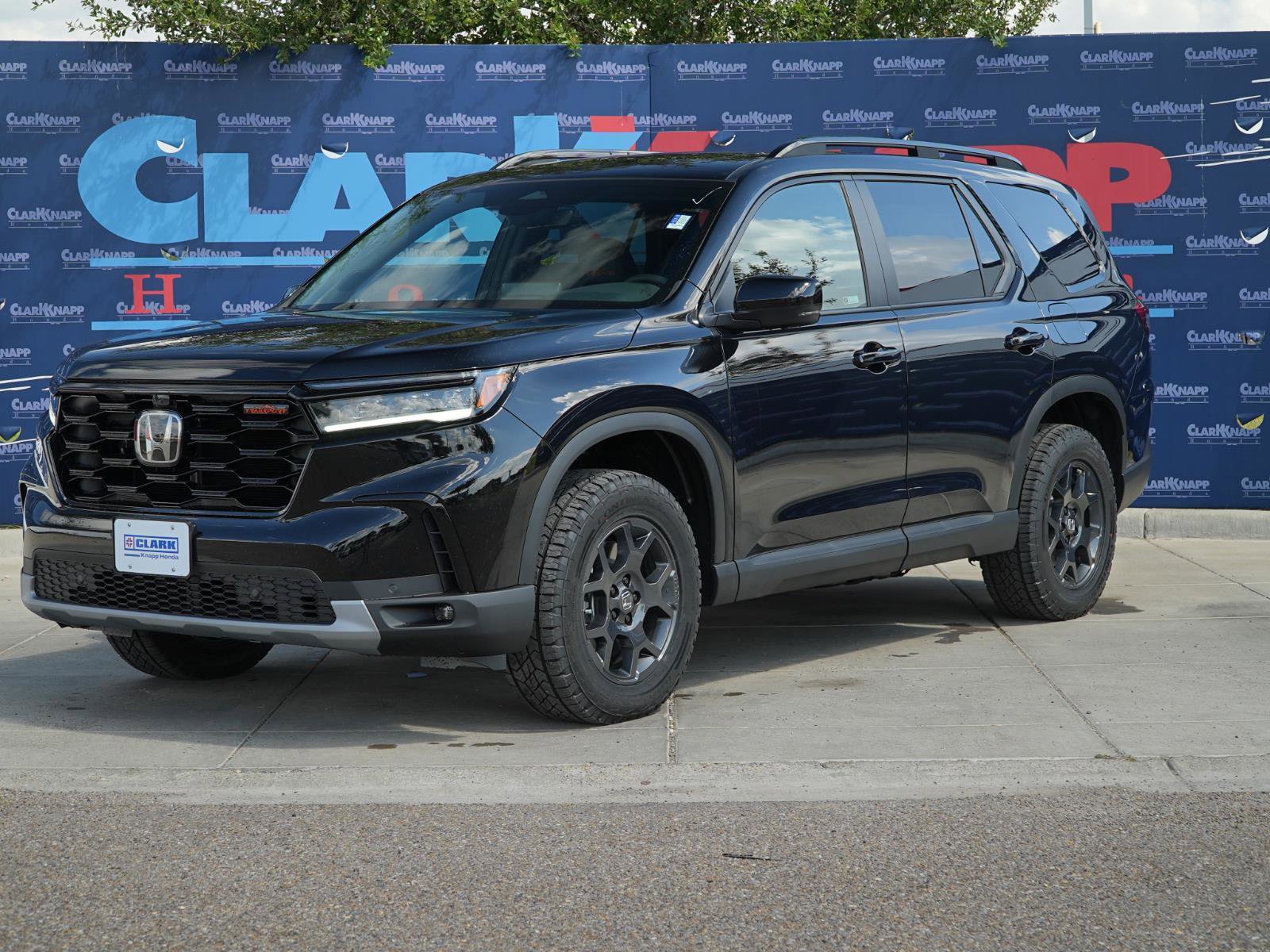New 2025 Honda Pilot TrailSport