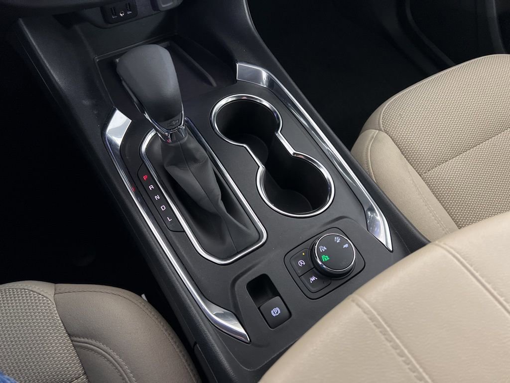 Used 2023 Chevrolet Traverse LT w/ Rear Camera Mirror Package image 20