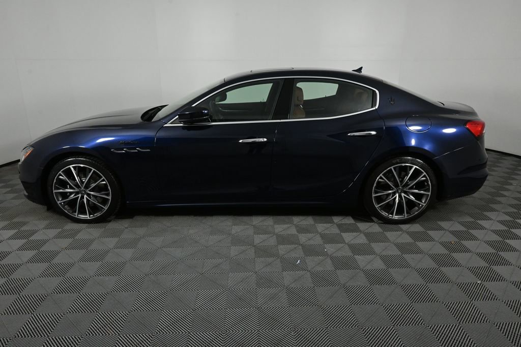 Used 2022 Maserati Ghibli Modena RWD video 3