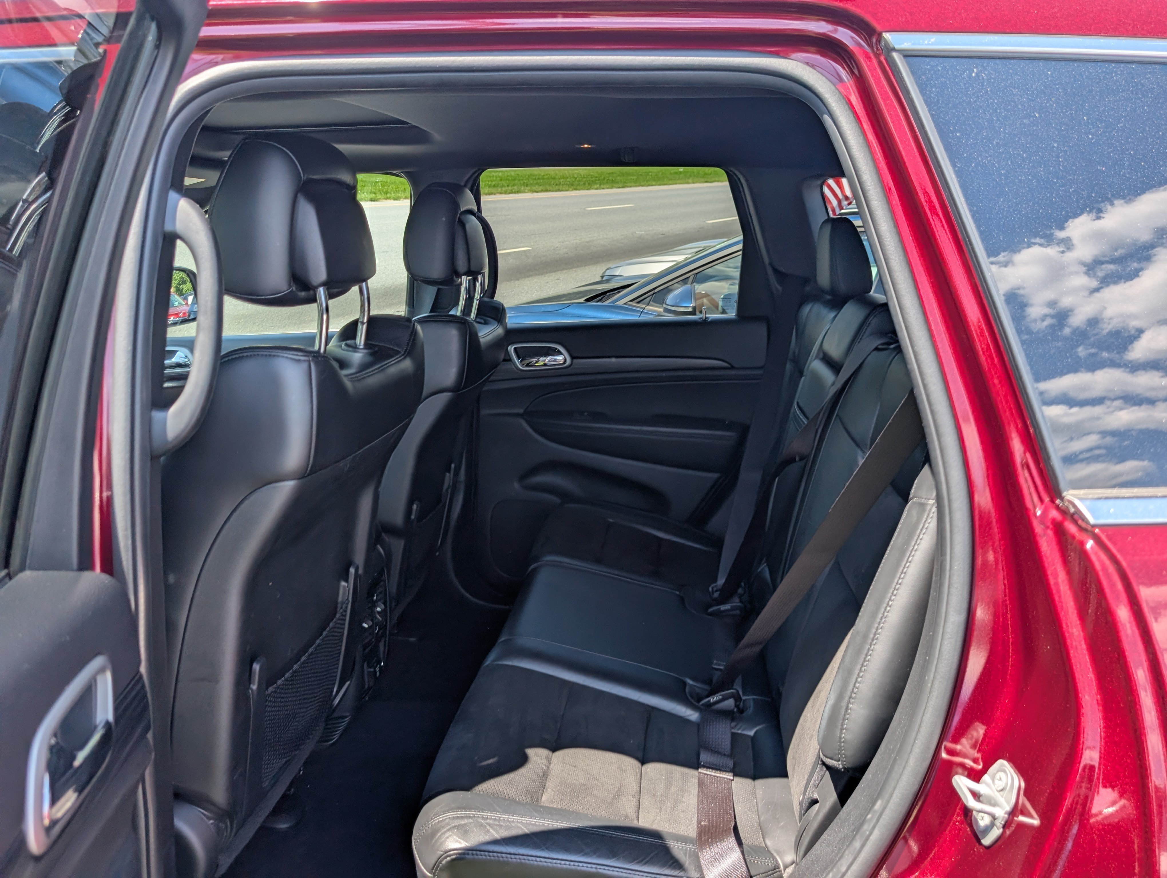 Used 2020 Jeep Grand Cherokee Laredo w/ Quick Order Package 2BN North AWD/4WD image 14