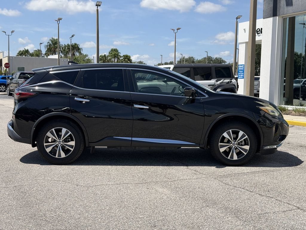 Used 2019 Nissan Murano S w/ Cargo Package FWD image 3