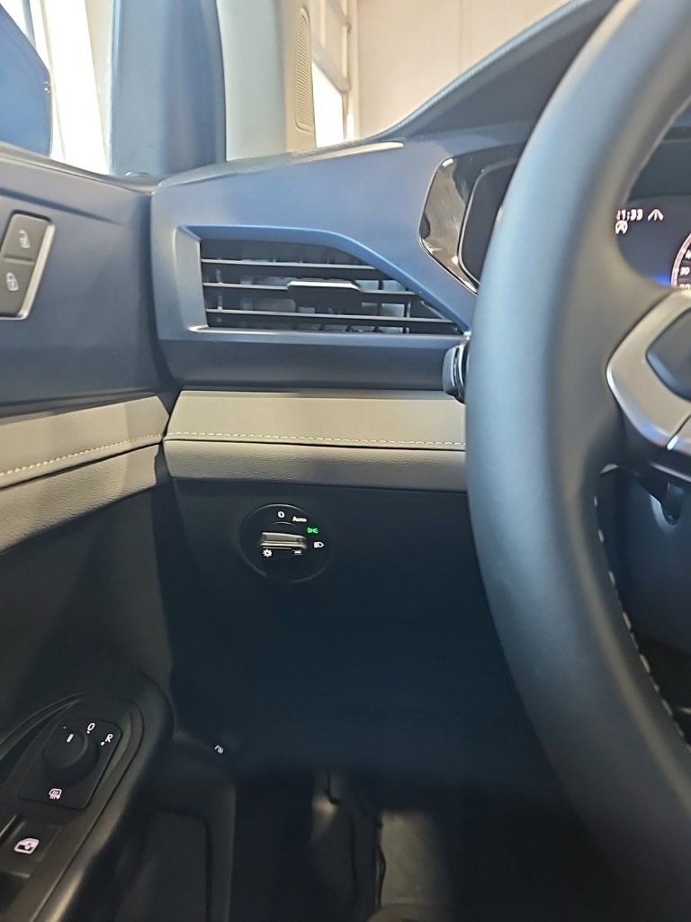 Used 2024 Volkswagen Taos SE w/ Black Wheel Plus Package image 34