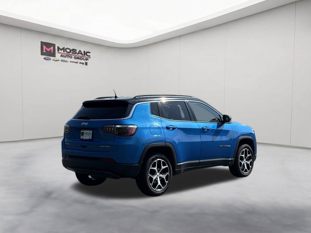 Used 2024 Jeep Compass Limited AWD/4WD image 7