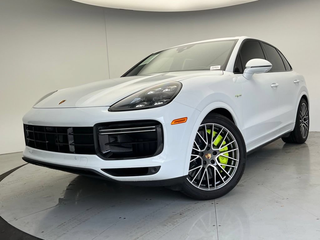 Certified 2023 Porsche Cayenne Turbo S AWD/4WD image 1