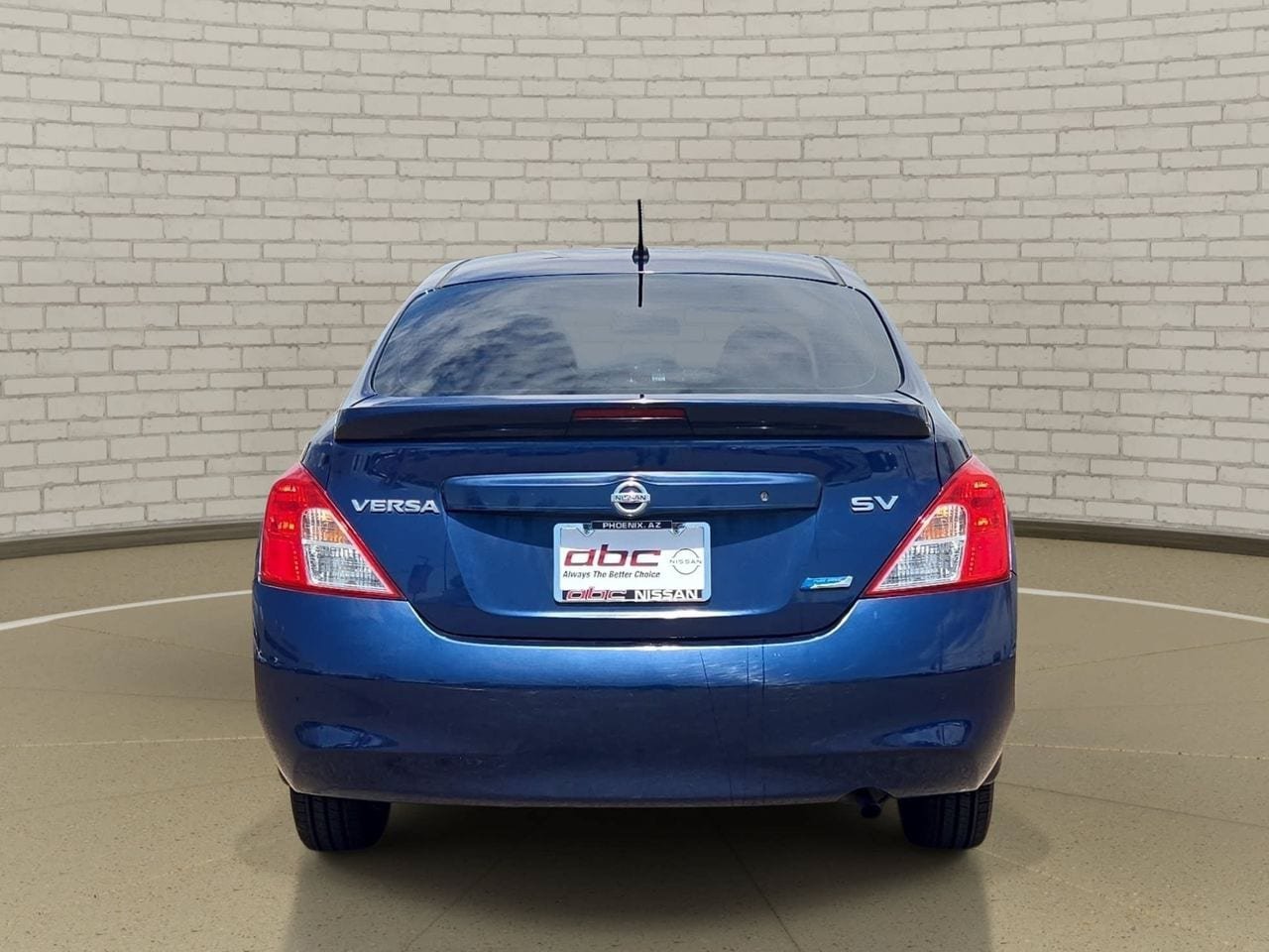 Used 2013 Nissan Versa SV FWD image 6