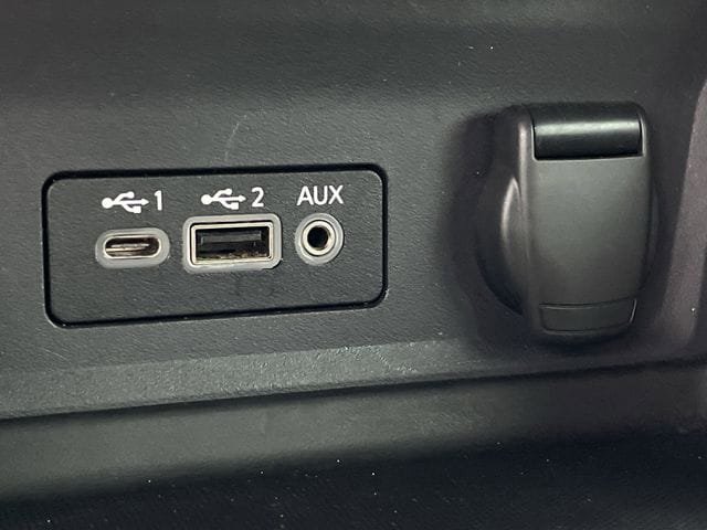 Used 2025 Nissan Sentra SV FWD image 19