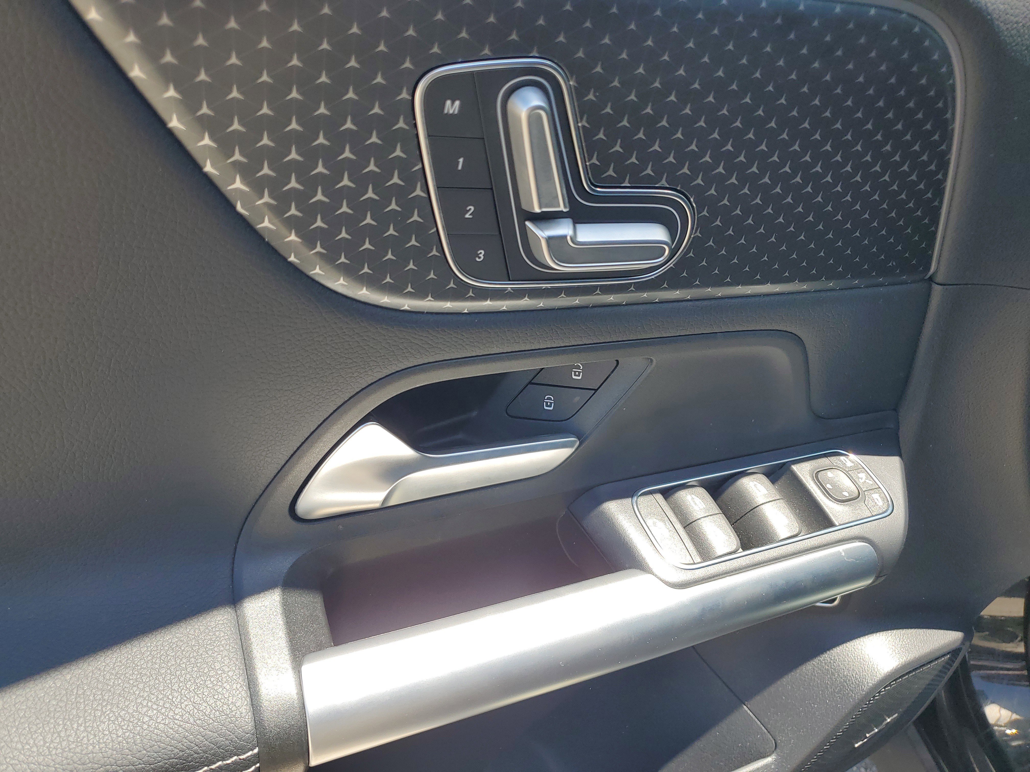 Certified 2025 Mercedes-Benz GLA 250 image 18