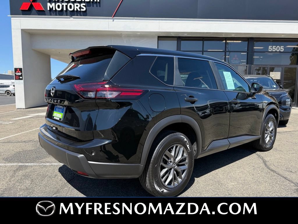 Used 2024 Nissan Rogue S FWD image 12