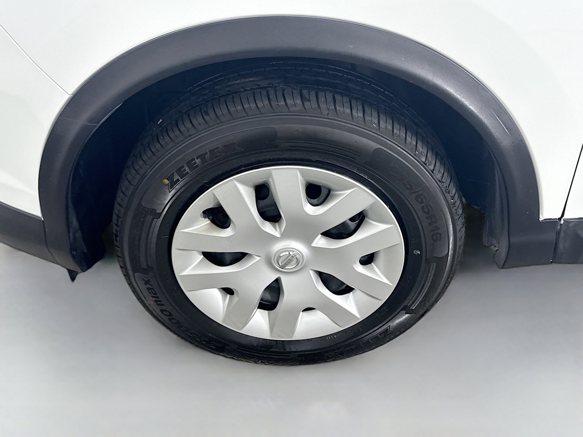 Used 2019 Nissan Rogue Sport S image 36