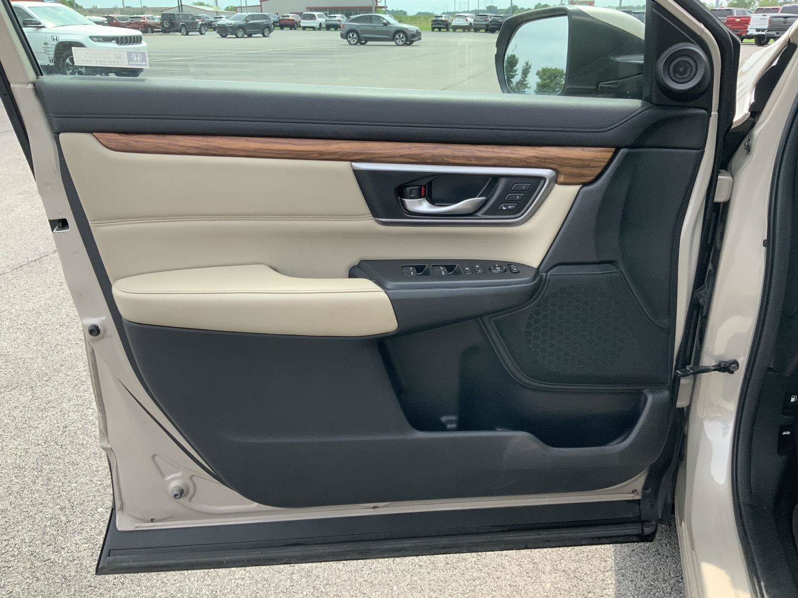 Used 2018 Honda CR-V Touring image 18