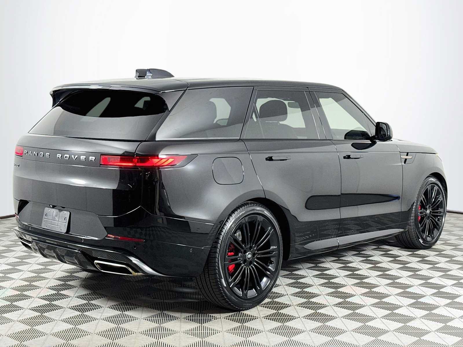 Used 2024 Land Rover Range Rover Sport Dynamic SE AWD/4WD image 5