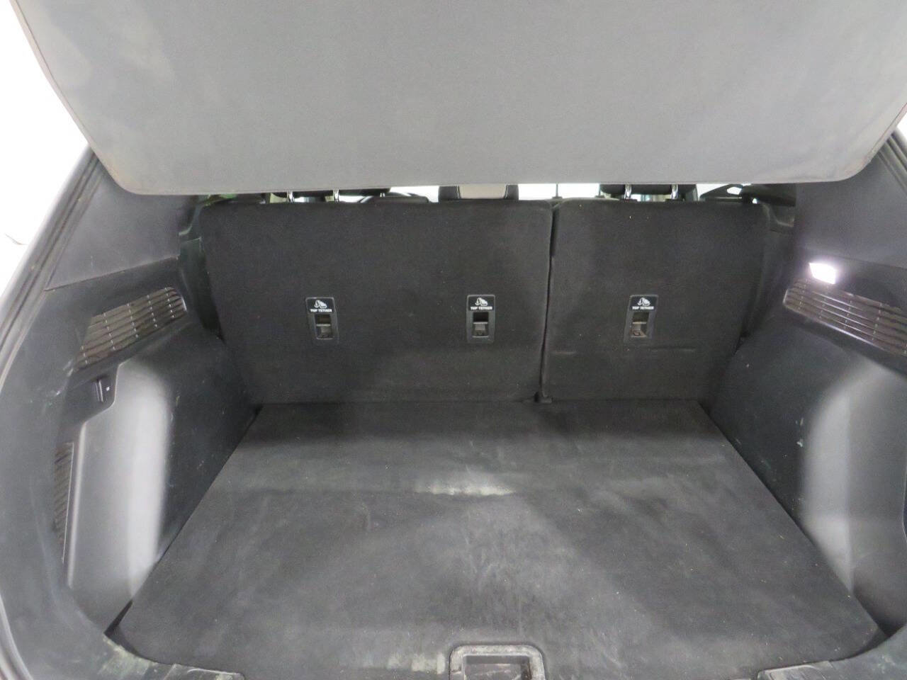 Used 2020 Ford Escape SE image 13