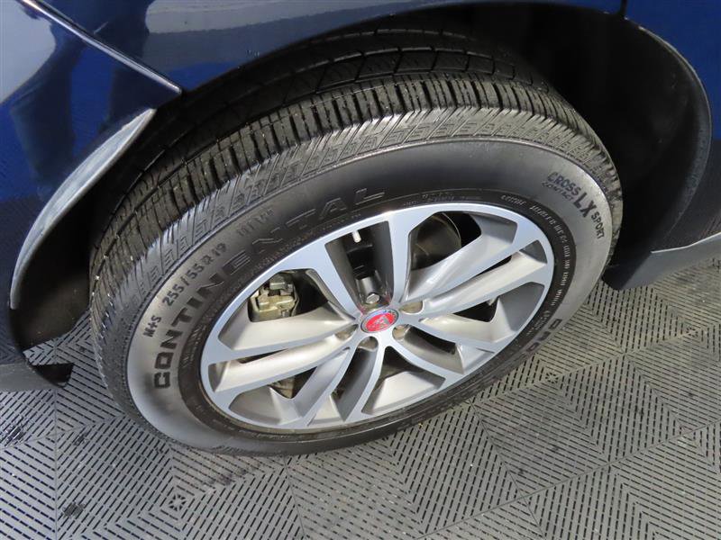 Used 2020 Jaguar F-PACE Premium image 8