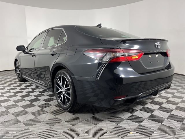 Used 2023 Toyota Camry SE image 7