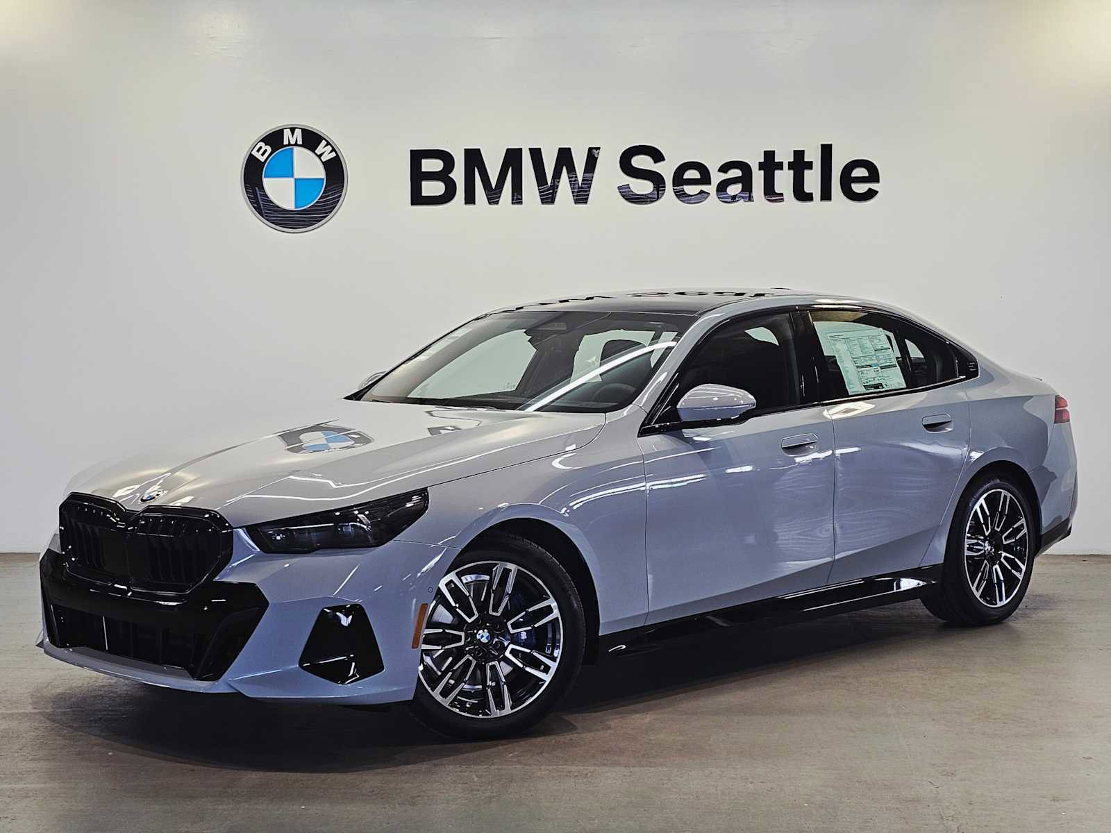 New 2026 BMW 530i xDrive w/ M Sport Package