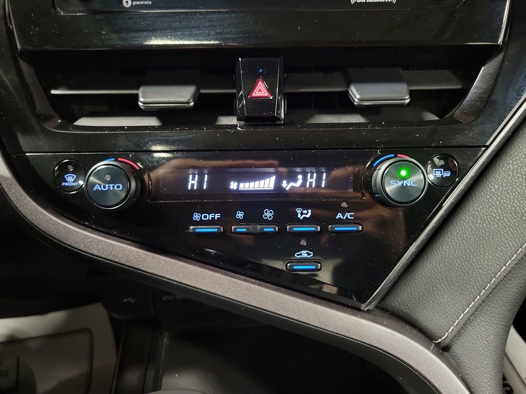 Used 2024 Toyota Camry SE image 18