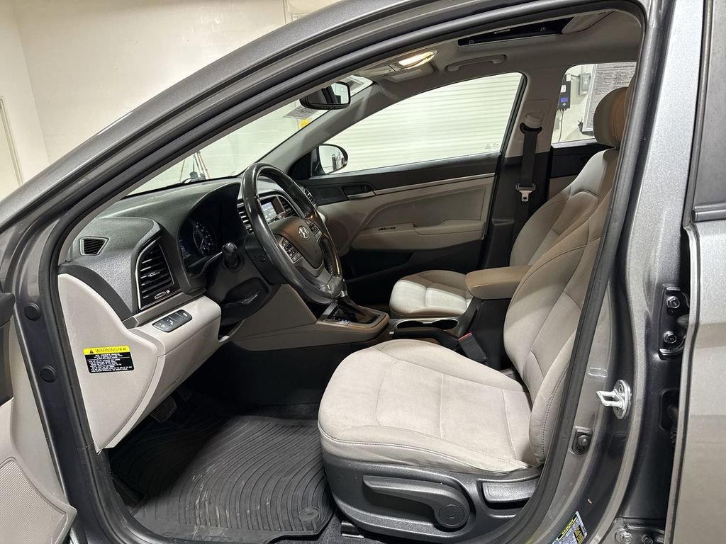 Used 2018 Hyundai Elantra Value Edition w/ Winter Weather Package image 20