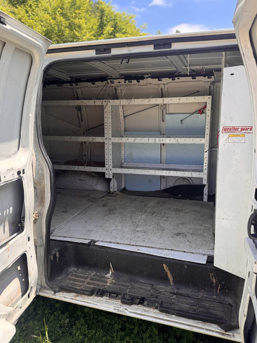 Used 2012 Chevrolet Express 1500 RWD image 11