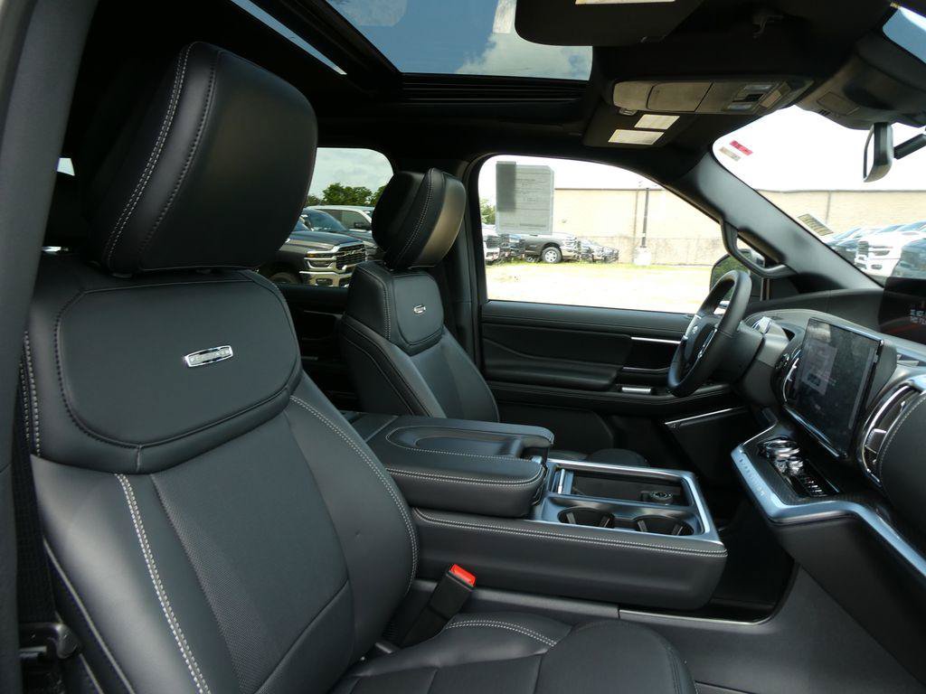 New 2027 Ford Expedition Platinum w/ Stealth Appearance Package AWD/4WD image 11
