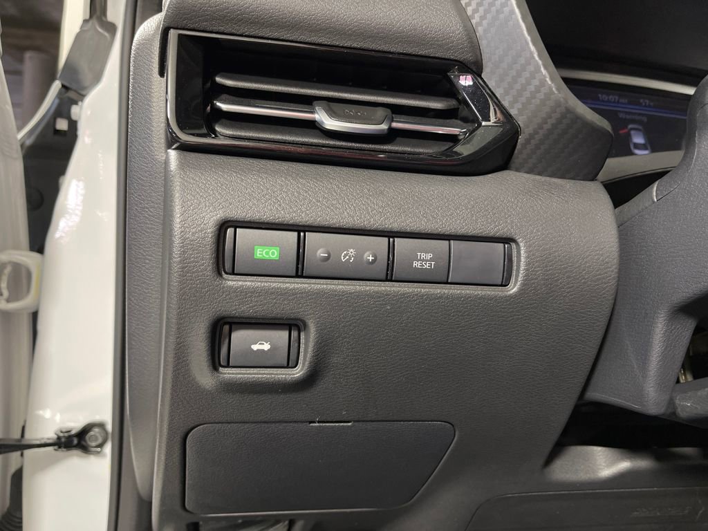 Used 2023 Nissan Sentra SR w/ Midnight Edition Package image 31