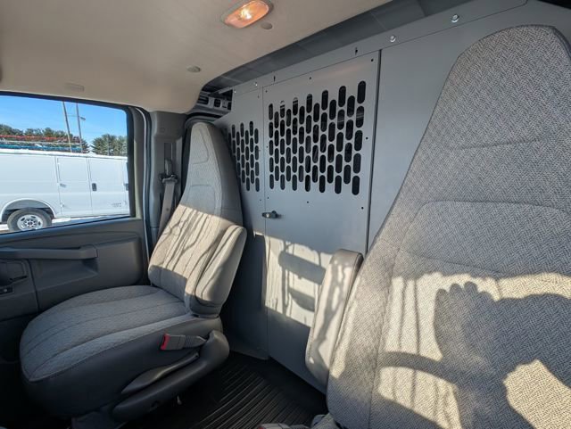 New 2025 Chevrolet Express 3500 Extended w/ Driver Convenience Package image 24