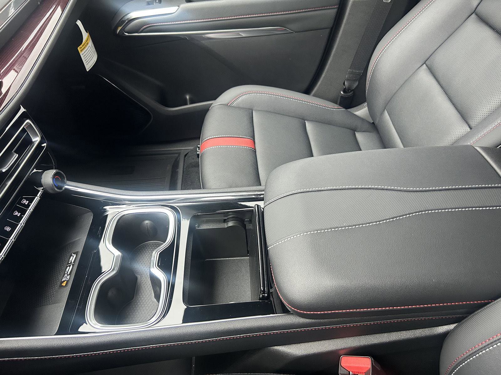 New 2026 Chevrolet Traverse RS w/ LPO, Floor Liner Package image 13