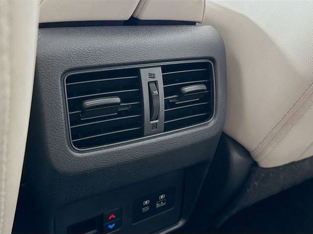 Used 2023 Nissan Rogue SL w/ SL Premium Package image 25