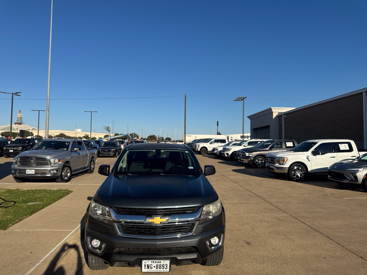 Used 2015 Chevrolet Colorado LT w/ LT Convenience Package RWD image 2