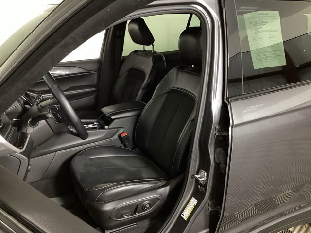 Used 2021 Jeep Grand Cherokee L Laredo image 16