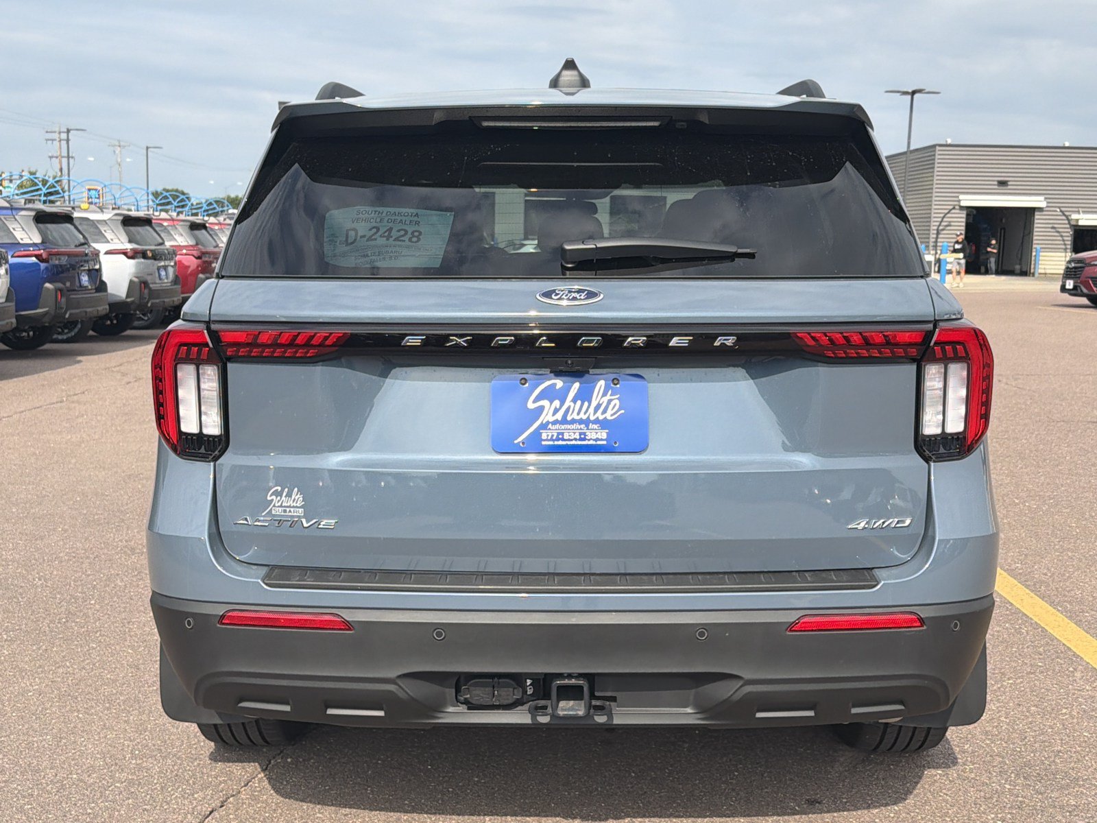 Used 2025 Ford Explorer Active AWD/4WD image 9