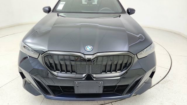 Used 2026 BMW 550e xDrive image 9