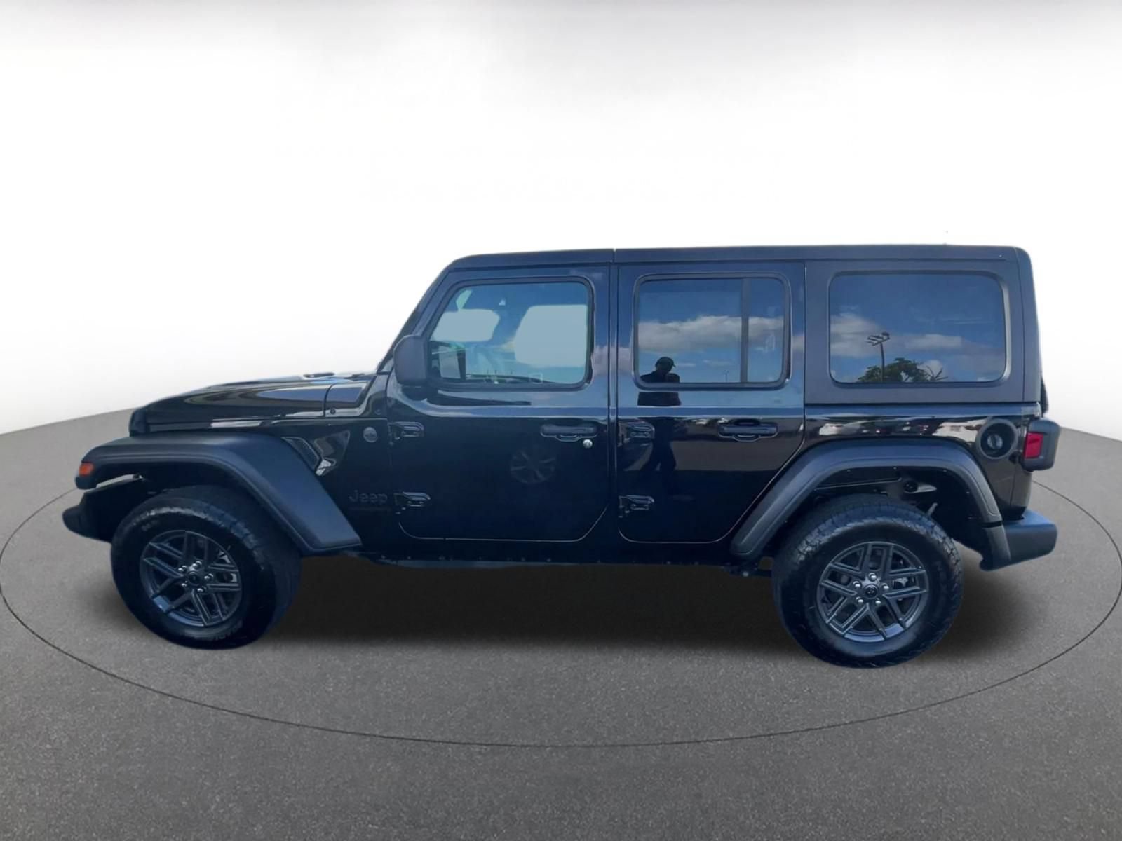 Used 2025 Jeep Wrangler Unlimited Sport AWD/4WD image 8