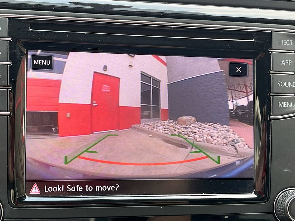 Used 2019 Volkswagen Beetle 2.0T SE FWD image 13