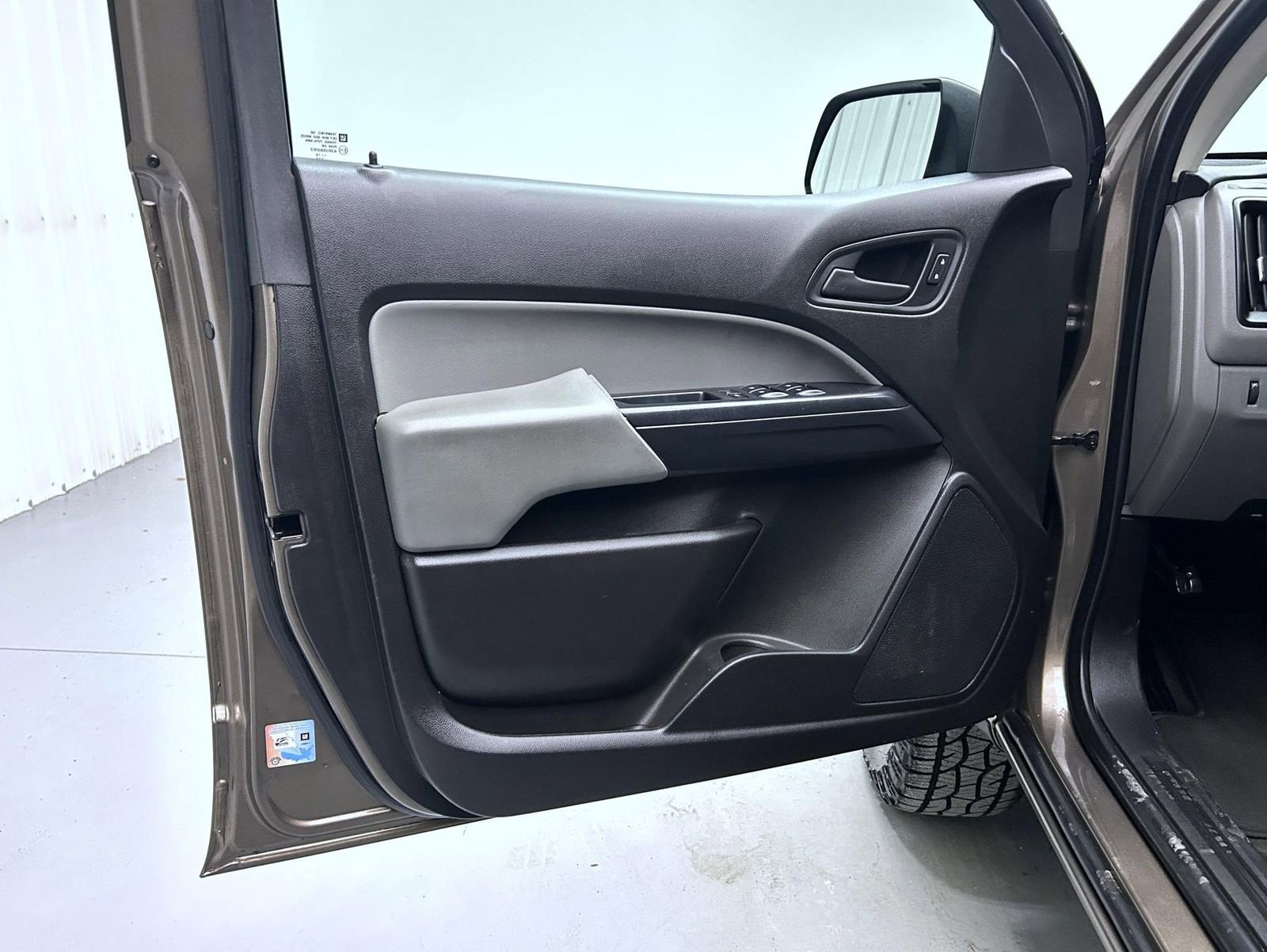 Used 2015 GMC Canyon 2WD Crew Cab w/ Convenience Package image 9