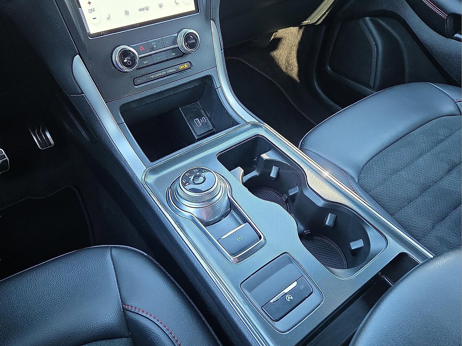 Certified 2024 Ford Edge ST-Line AWD/4WD image 25