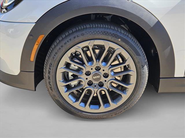 Used 2025 MINI Cooper 2-Door Hardtop image 9