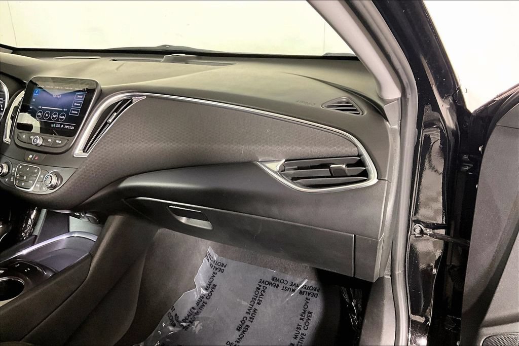 Used 2020 Chevrolet Malibu LT FWD image 15